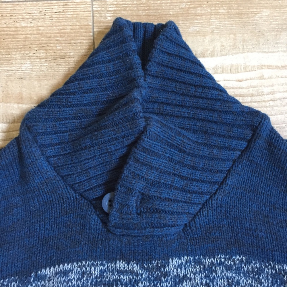 SOLD Retrofit • Trendy Blue Striped Knit Sweater - Picture 4 of 8